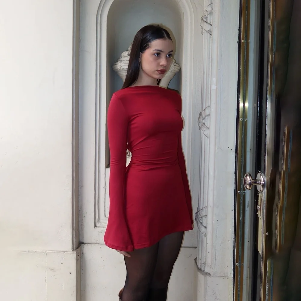 2000S Autumns Elegant Fashion Womens Temperament Commuting Solid Color Cinched Waist Cover Long Sleeved Short Slim Design Skirts