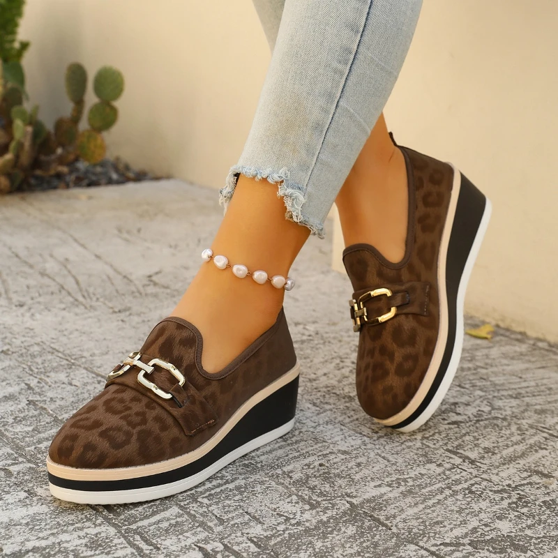 

2026 New Women's Fashion Trend Anti slip Sports Shoes Outdoor Simple and Comfortable Casual Shoes