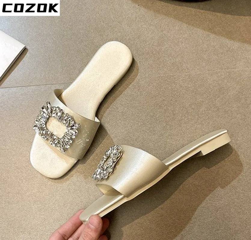 Summer Women Slippers Low Heel Fashion Shiny Rhinestone Buckle Beach Slippers Summer Sandals Open Toe Flip-Flops Slippers Women