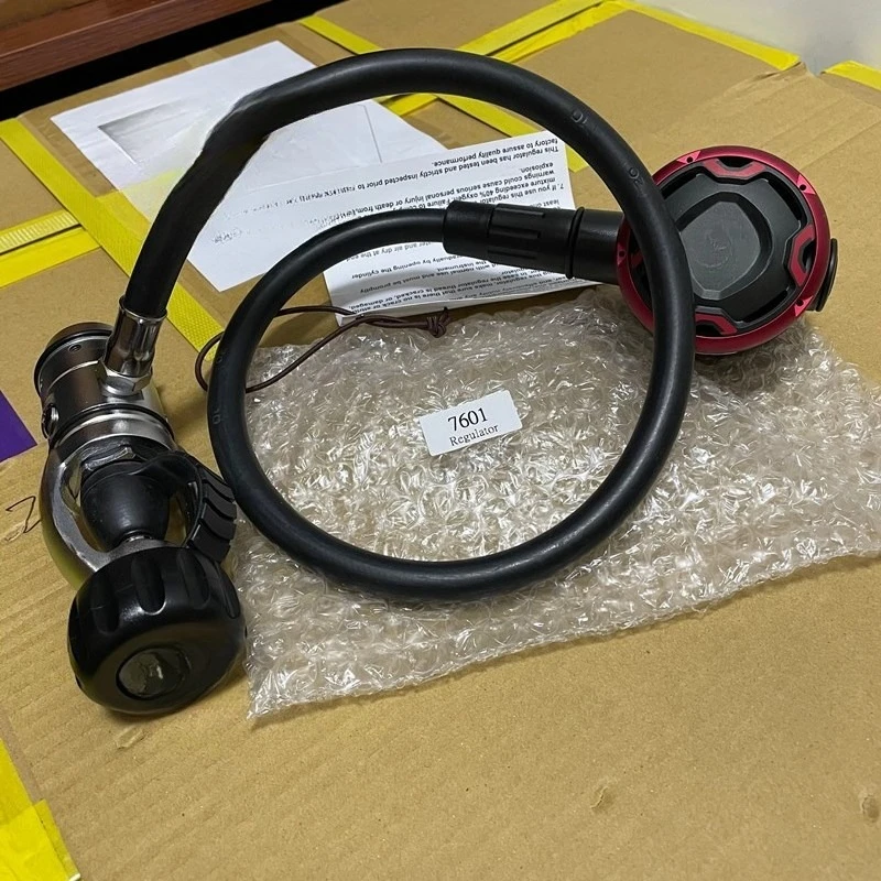 جهاز تنفس صمام تخفيض ضغط الرأس من المرحلة الأولى والثانية للغوص، مقياس الضغط