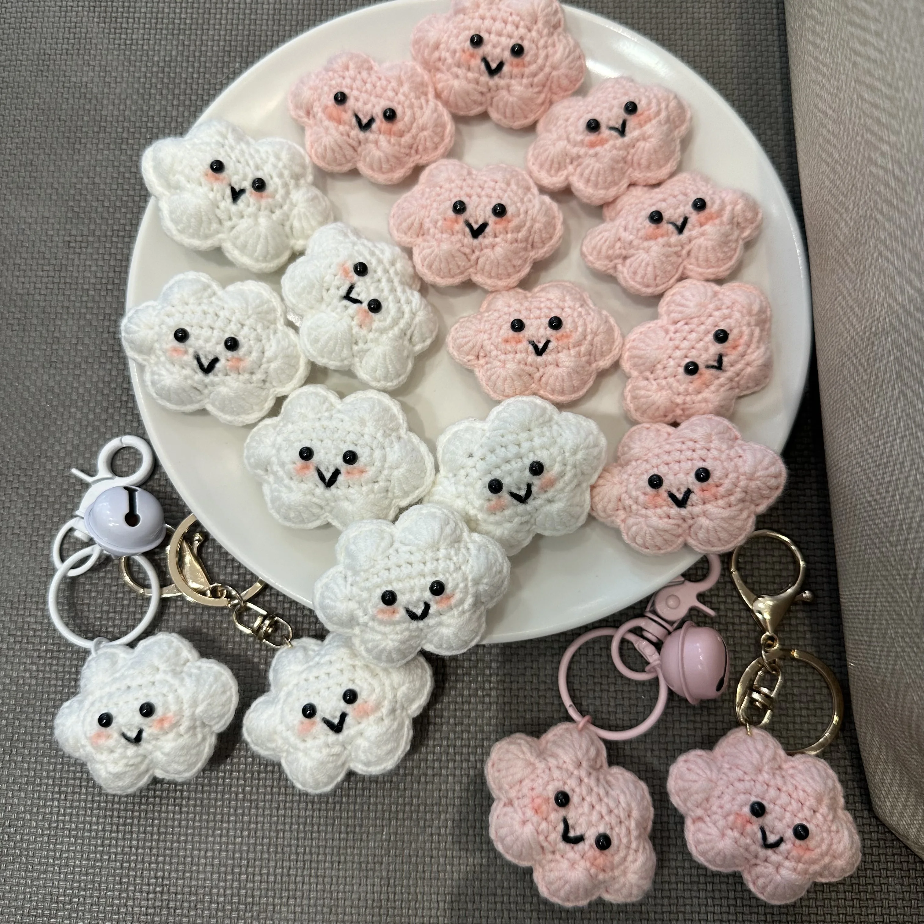 5pcs Cute Smile Cloud Kaychain Funny Handmade Gift Ornaments DIY Kit Creative Crochet Keyrings For Car Key Accessories Wholesale