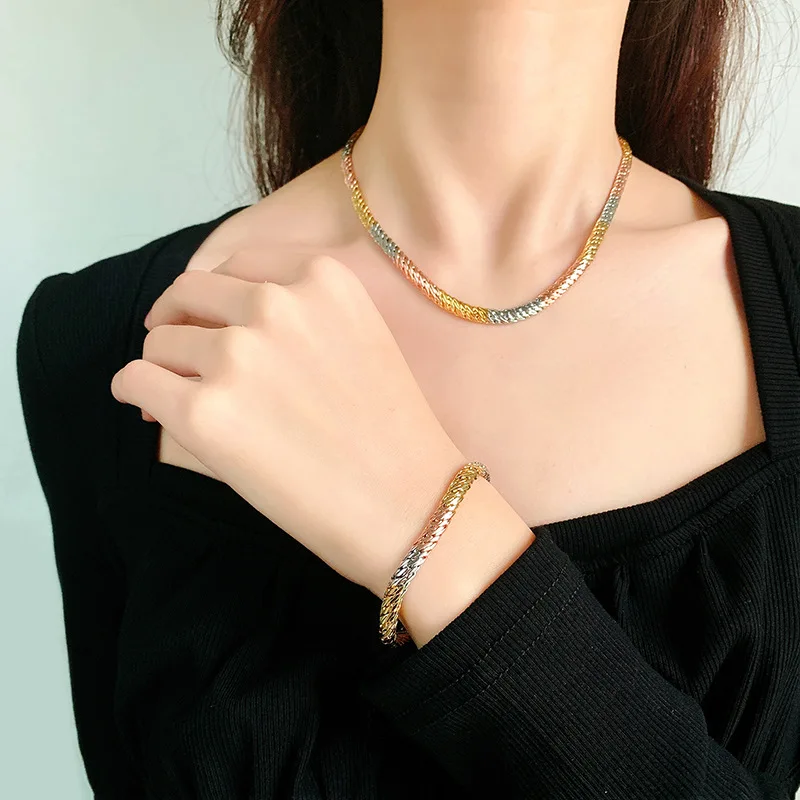 New High-end Jewelry Retro Ins Style Niche Design Necklace Women's Versatile Electroplated Gold Hemp Rope Chain Set