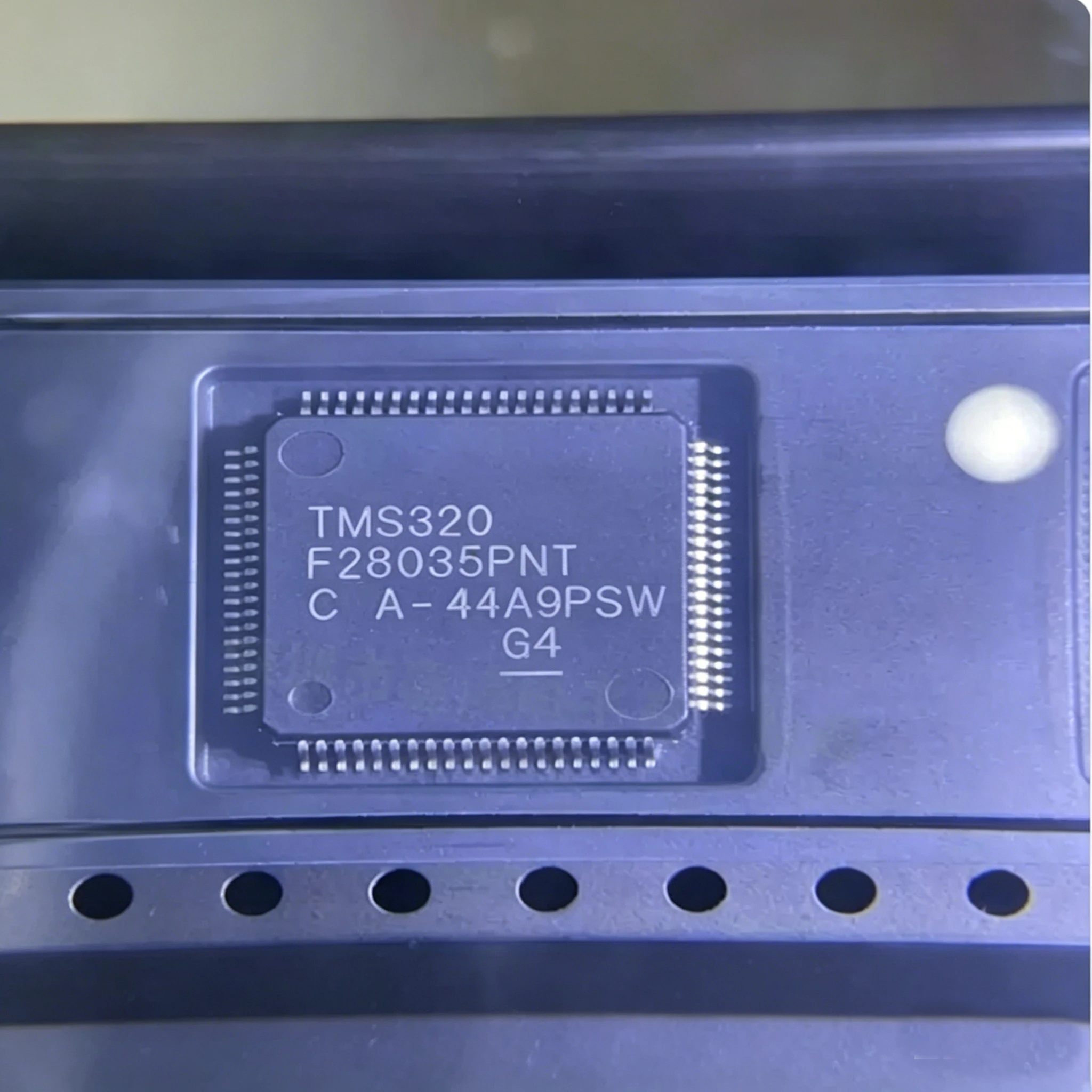 TMS320F28035PNTR  LQFP-80 32-bit Microcontroller
