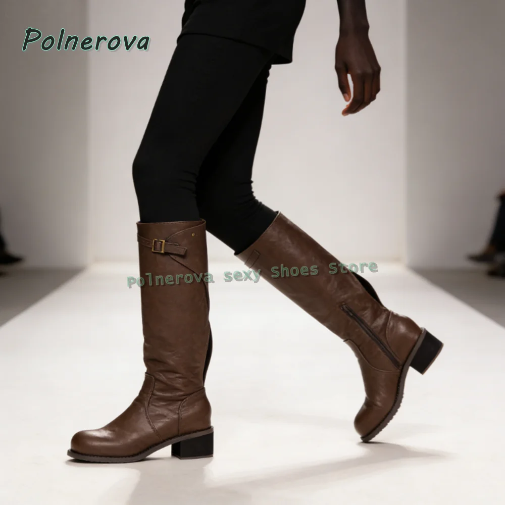 

Модные ботинки с пряжкой на ремне и вырезом, с круглым носком, на массивном каблуке, однотонные женские туфли в стиле ретро, подиумная обувь, новинка 2025, стильная обувь для подиума