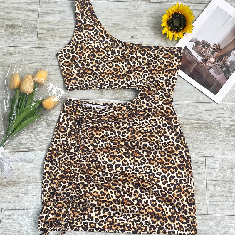 Sexy luipaardprint tweedelige set dames ruches minirok crop top party outfit off-shoulder spaghetti nieuwe mode hot