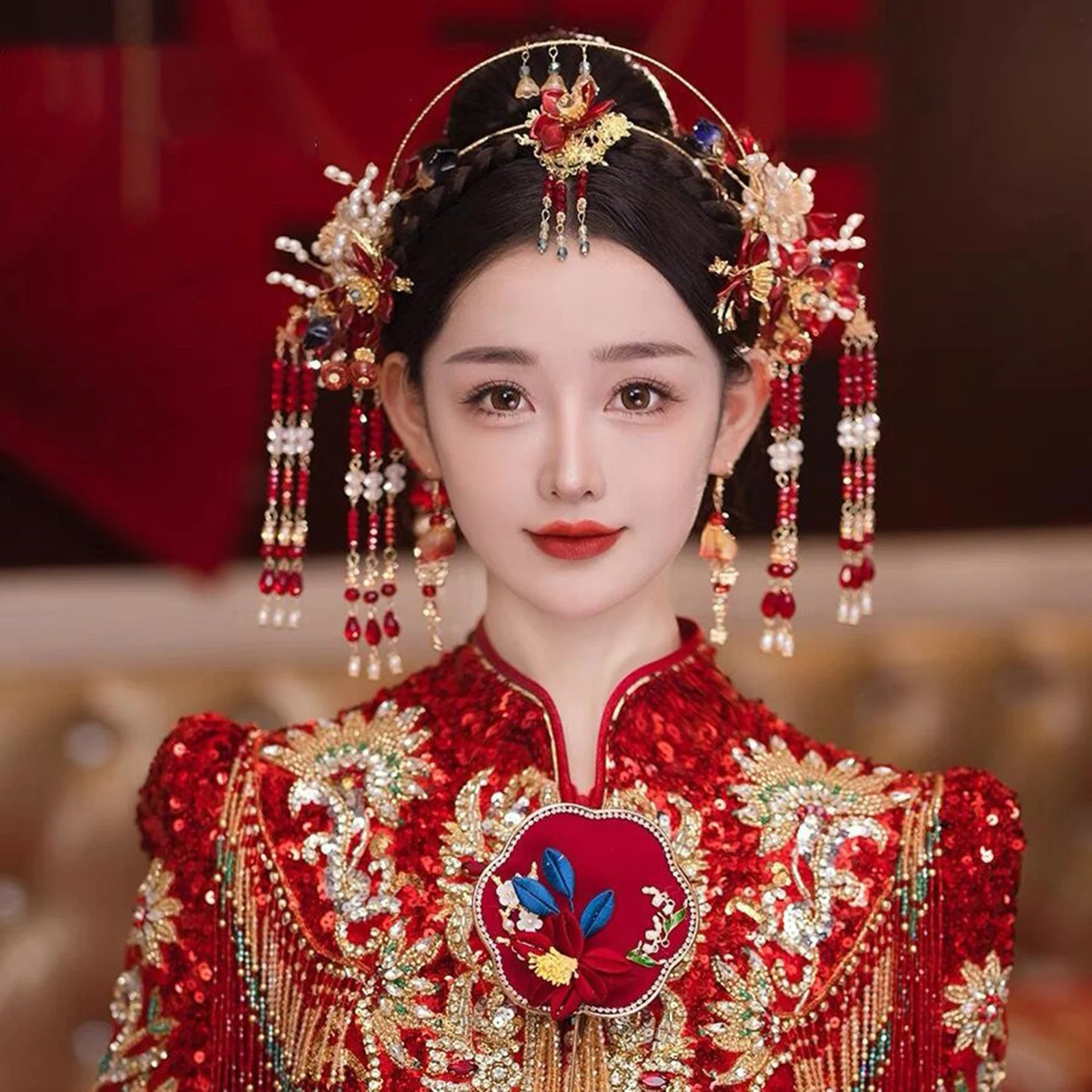 

Китайские красные диадемы для невесты Xiuhe, свадебные аксессуары для волос, стеклянный кулон на лоб для праздника, роскошный свадебный головной убор с короной