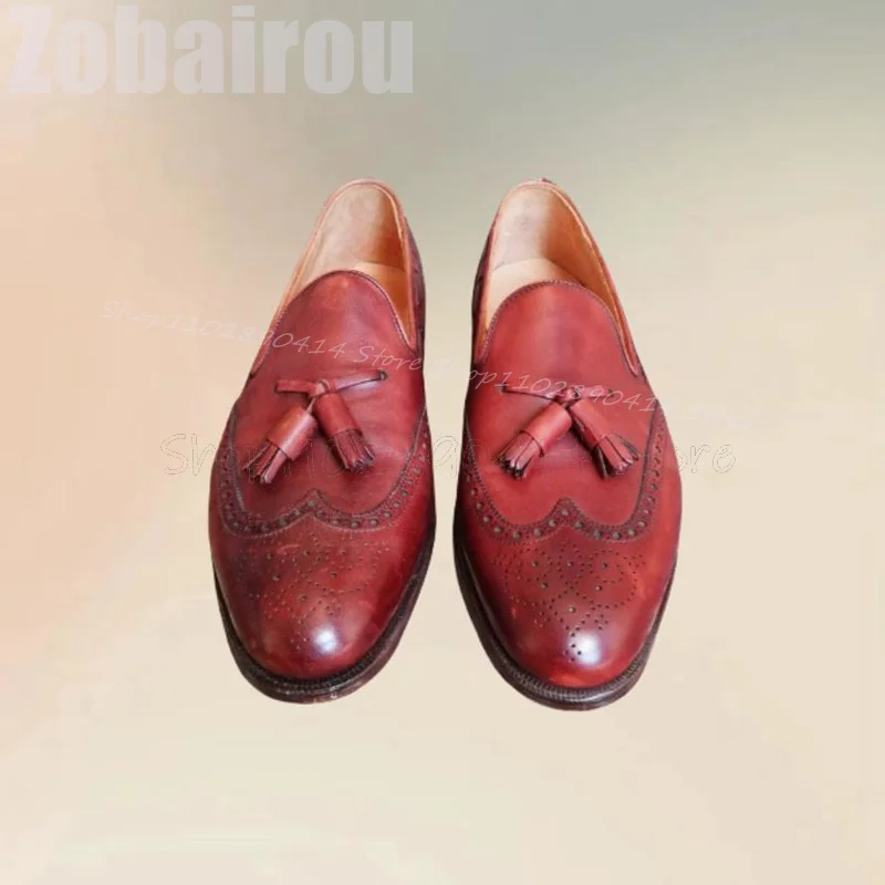 Design de escultura burgandy masculino deslizamento em mocassins, Decoração borlas de malha, Sapatos artesanais de luxo, Banquete de festa, Moda casual