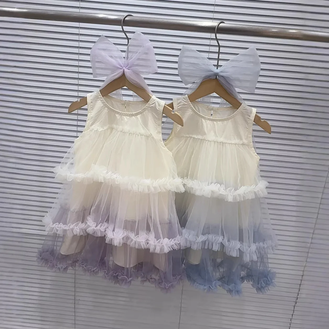 

Новые летние платья для девочек 2026: милые, красивые, с эффектом постепенной смены цвета, с сетчатой вставкой, для малышей