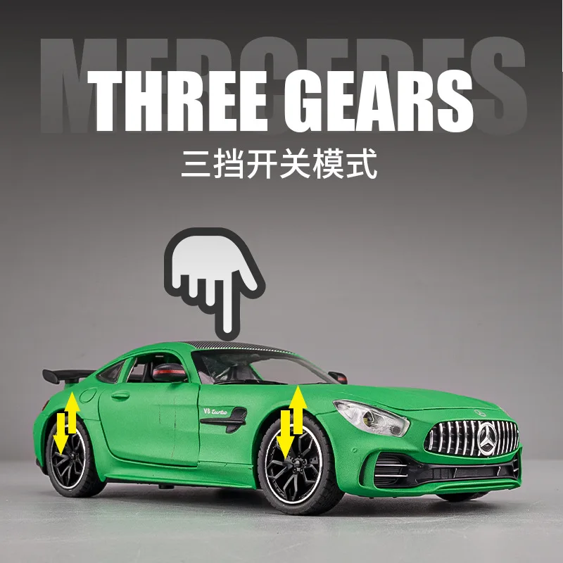 Simulation 1: 24 Mercedes-Benz GTR sports car alloy car model sound and light pull back steering boy toy car metal car mold