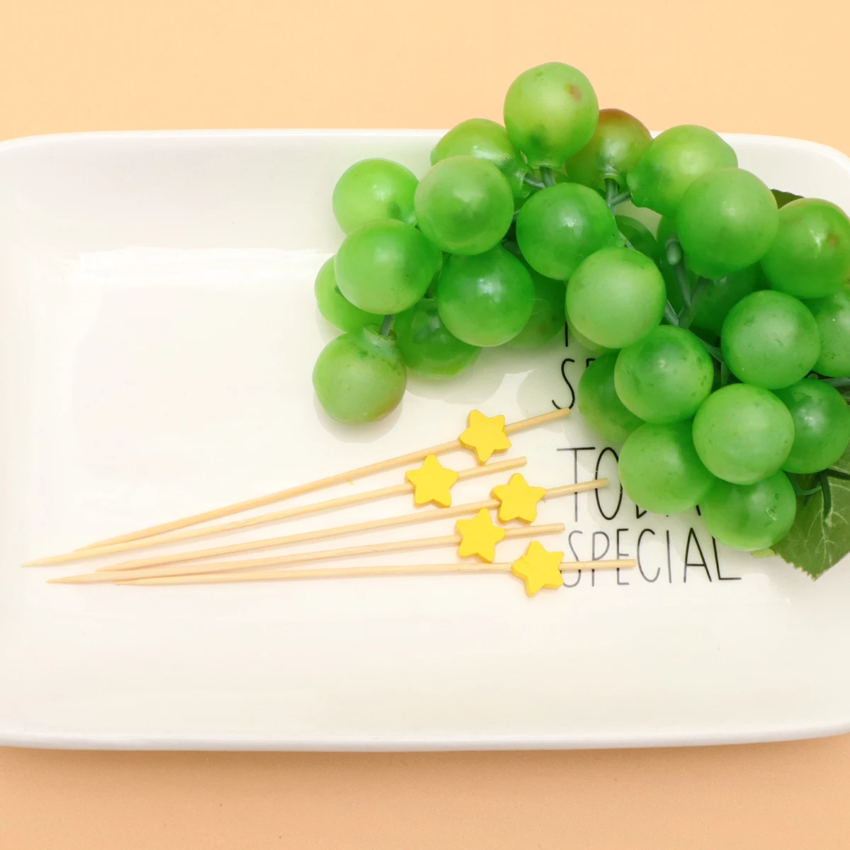 

100 Pcs Fruit Stick Cocktail Stir Sticks Celebrity Skewers for Drinks Wooden Swizzle Cocktails Kabob Stirrers Appetizer