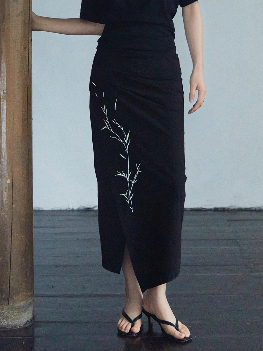 

New Chinese Style Embroidered Bamboo Leaf Half Skirt Asymmetrical Slit Pleated Cotton Blend Short Skirt mid Waist Design