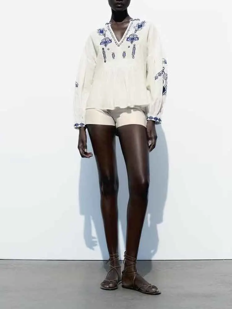 

European style new women's fashion versatile loose casual V-neck long-sleeved beaded embroidered shirt