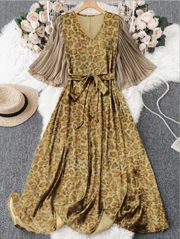 

Plus-size women's casual V-neck short-sleeve self-tie party dress