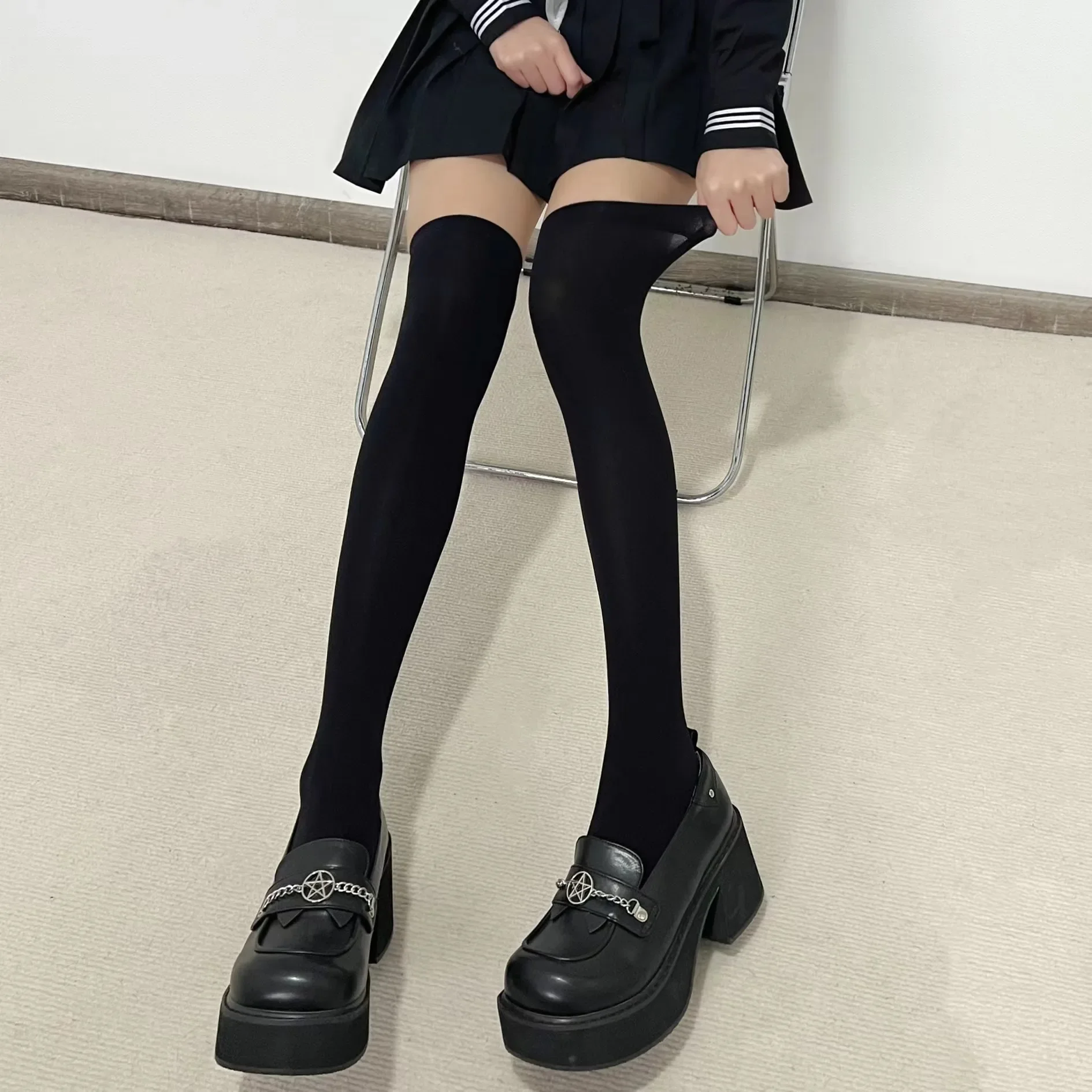 Effen kleur zwart wit lange sokken kousen JK Japan stijl schoolmeisjes dij hoge kousen Lolita Kawaii schattige kniekousen