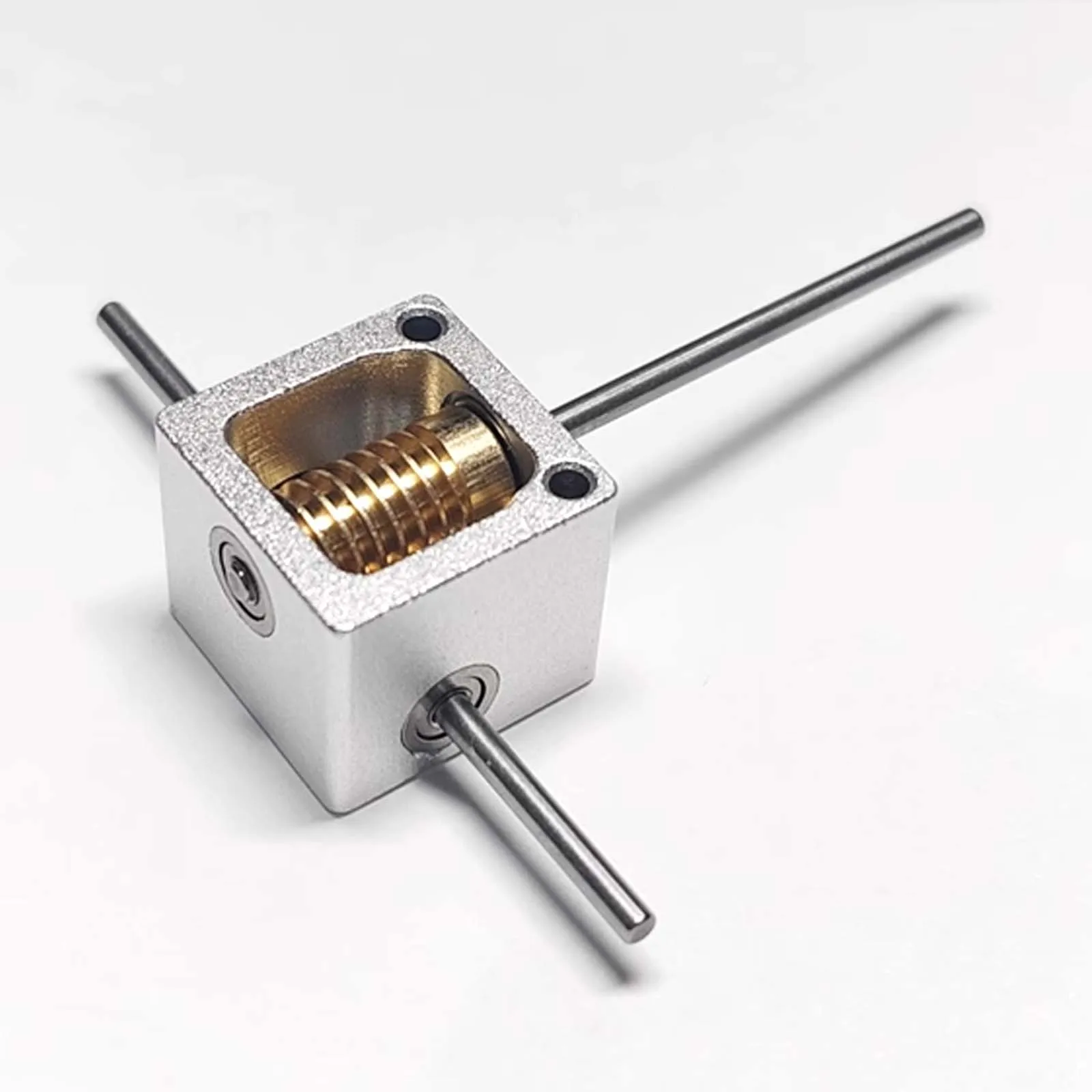 

Self-locking 2/3mm Mini Worm Gear Box Right Angle Turner Small 90 Degree Reduction Gearbox Commutator Transmission Box