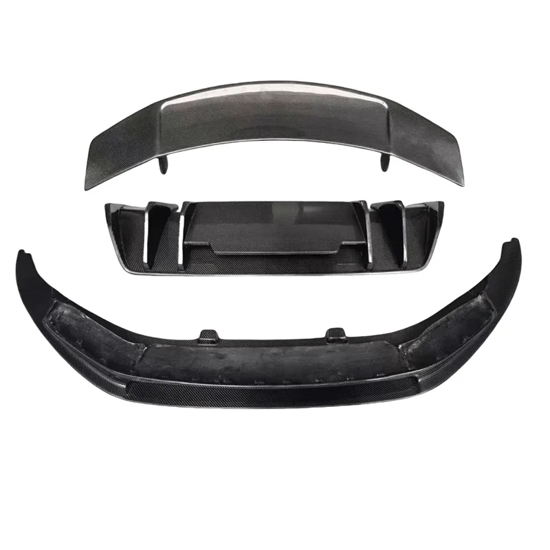 

Комплект обвесов для R8 2017+ - передний сплиттер, задний диффузор, бампер V-образного стиля