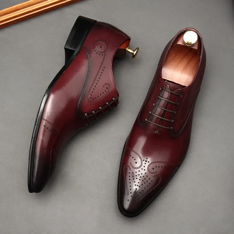 Sapatos masculinos feitos à mão de luxo couro genuíno 2024 moda novo estilo tendência britânica brogues sapatos de negócios de casamento para