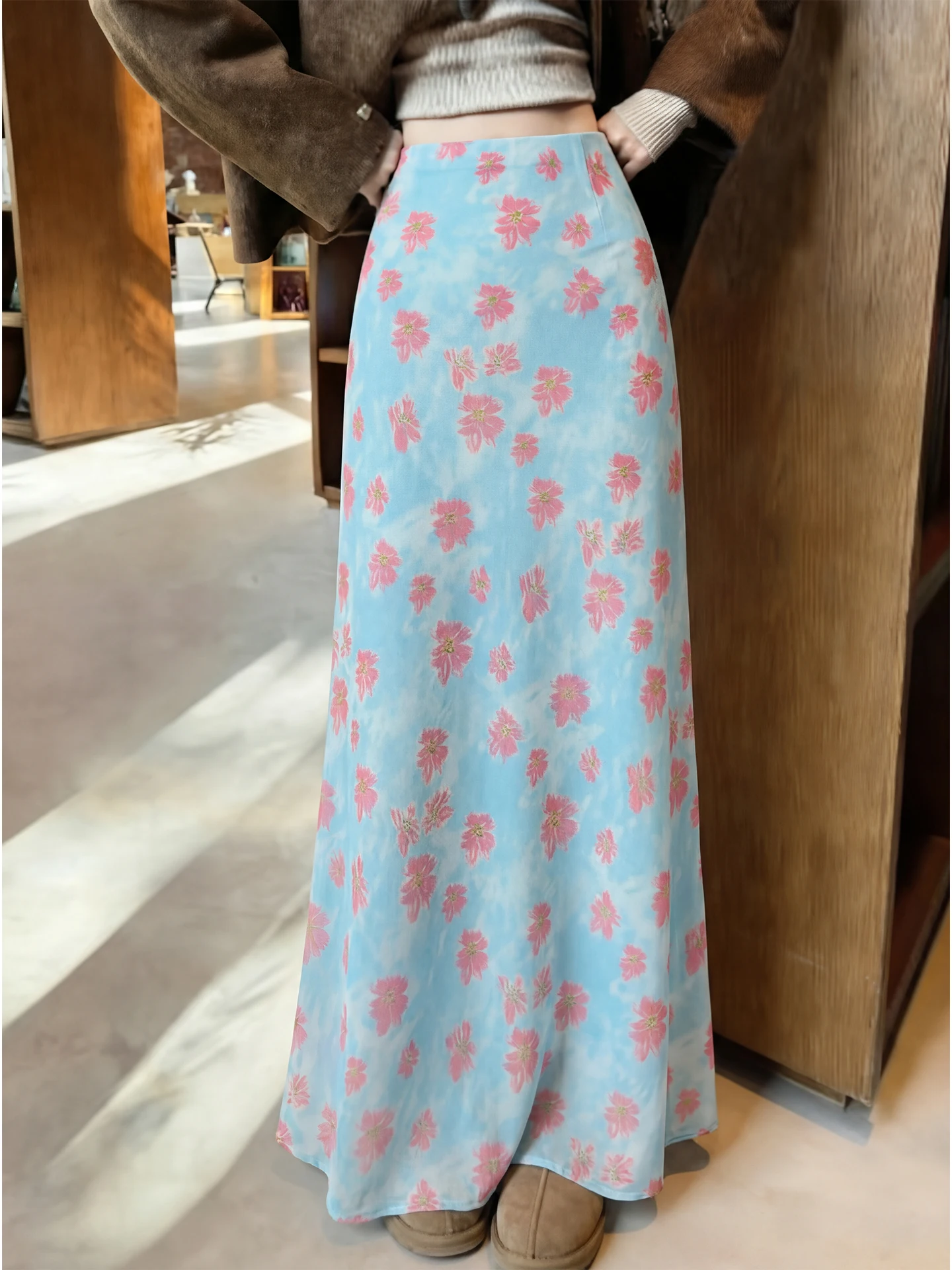 

Весна 2026: Новая женская шифоновая юбка миди с цветочным принтом, синяя, с завышенной талией, А-силуэт, большие размеры, для офиса и повседневной носки