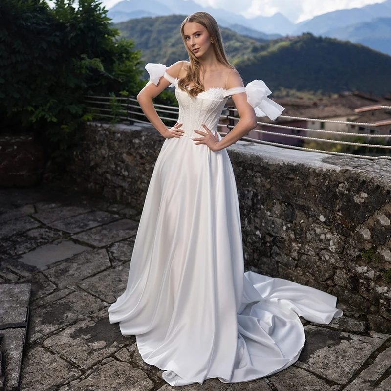 فساتين زفاف نسائية من Eightree بتصميم A-Line مع صدر على شكل قلب وظهر مشدود من الدانتيل والساتان، فساتين زفاف بوهيمية للشاطئ وحفلات الزفاف قابلة للتخصيص