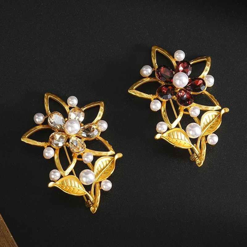 Retro brooch, luxurious anti light alloy versatile clothing accessory buckle, cross-border wholesale chest flower