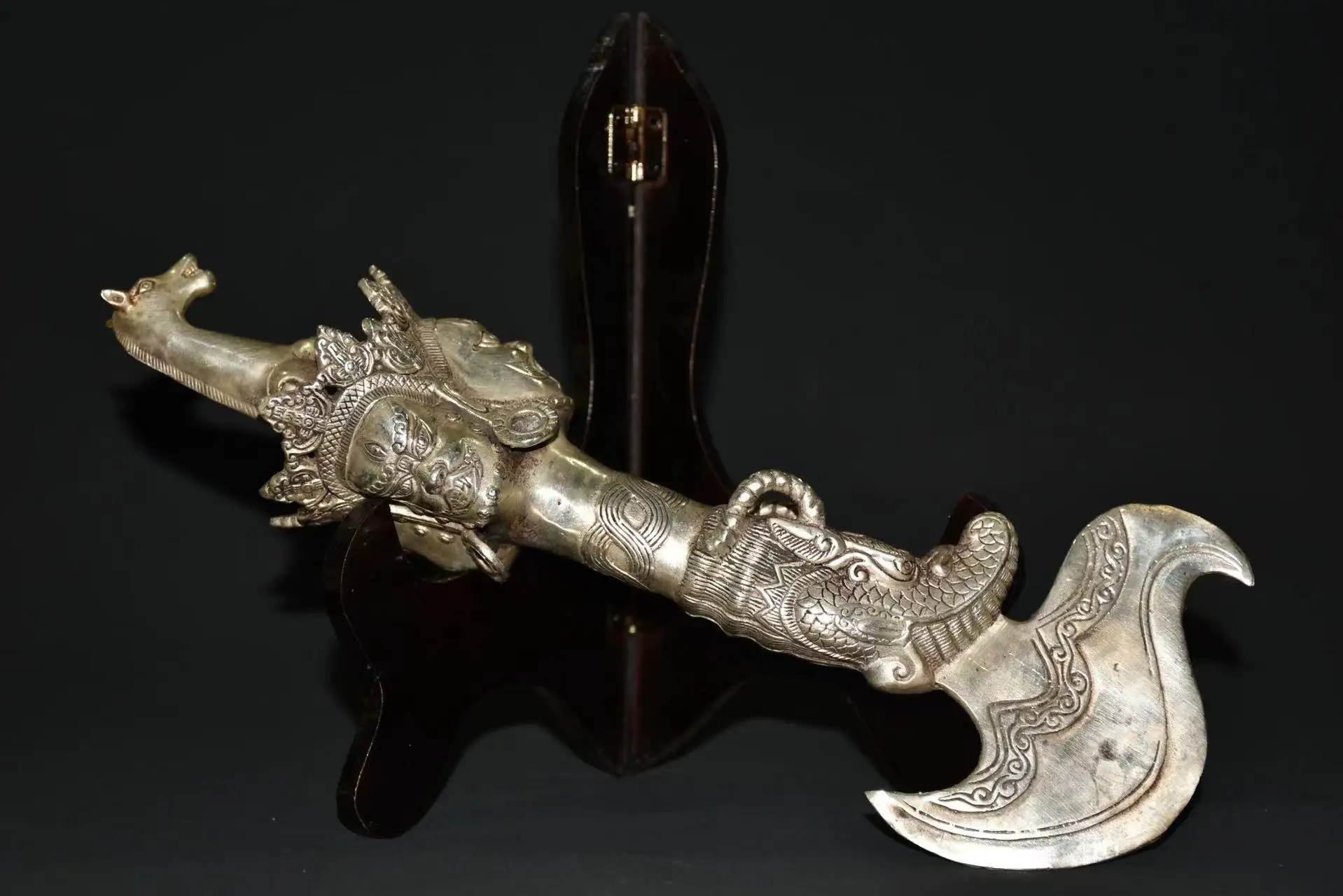 

Rare old Tibetan silver Buddhism vajra weapons, three Buddha heads,through time and space, cinnabar powder, free shipping