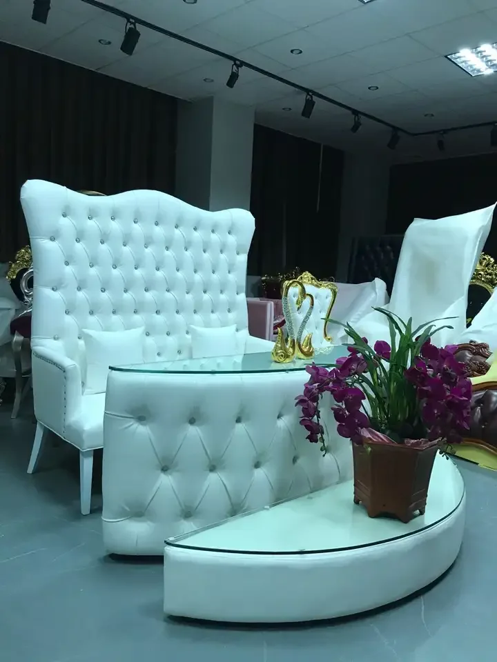 Wholesale Commercial Furniture Wooden White King and Queen Crown Throne Chair High Back Luxury White and Gold Hotel Sofa Cover