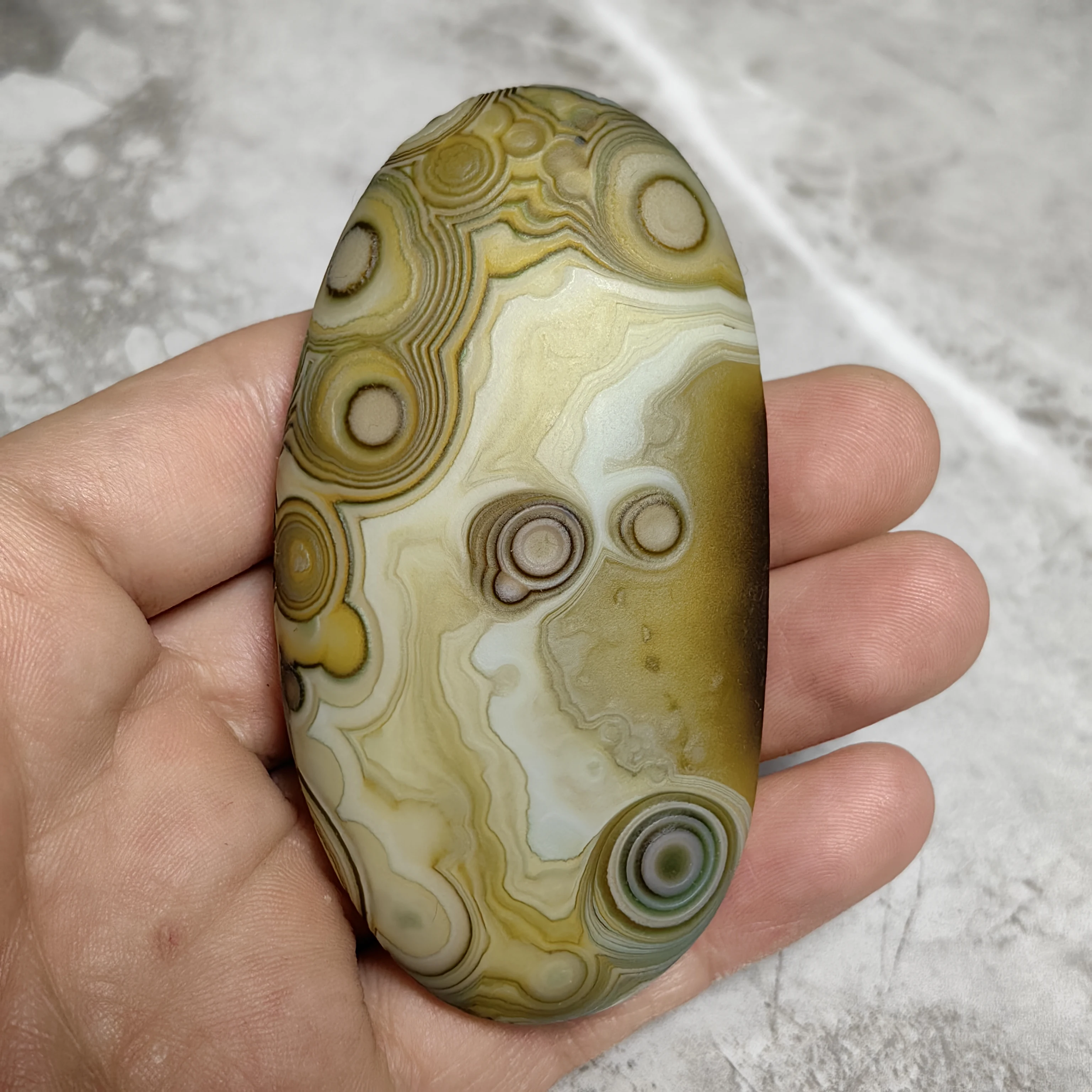 Original Mine Agate Stone with Wavy Lines Powerful Amulet for Ward off Evil Spirits Lucky Ornament for Car or Office