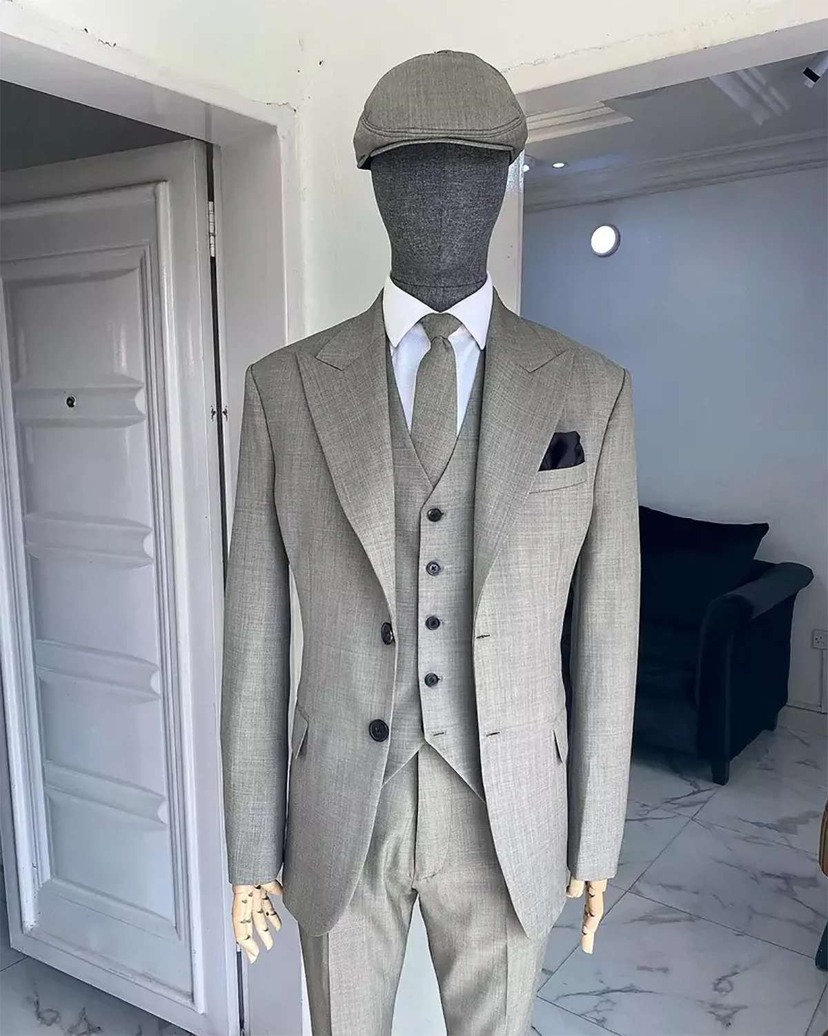 Custom Size Men Suits Grey Color Groomsmen Sets High End Groom Peaked Lapel 3Pcs (blazer Vest Pant) Homme Popular