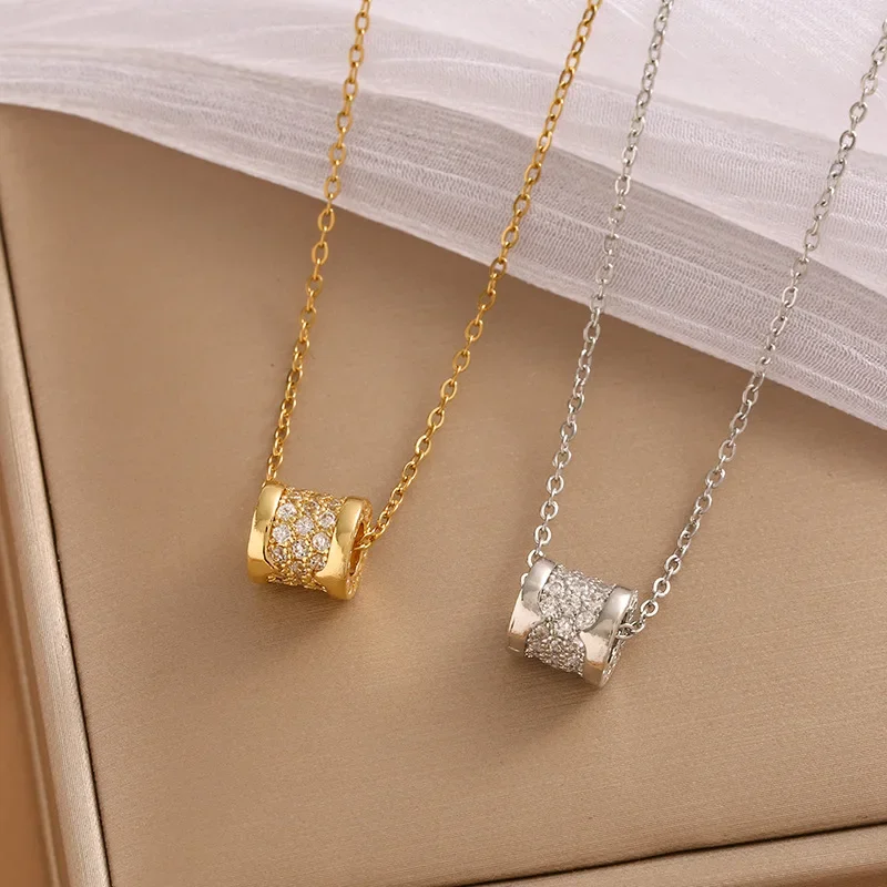 

Internet celebrity small waist zircon geometric niche light luxury pendant temperament necklace