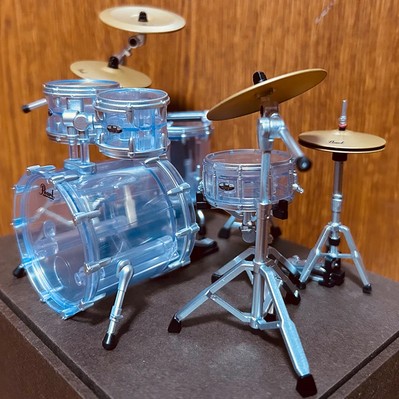 ミニチュアジャズドラムセット楽器装飾品 (Size14x10x10cm) Bandai Drums Miniature Drum Set2 Band Jazz Drum Ornaments Figure