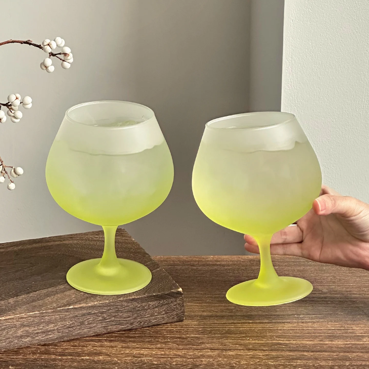 High Aesthetic Frosted Gradient Green Glass 700ml Personalized Vintage Stemmed Glasses Cute Easy Cleaning Juice Wine Large Mug