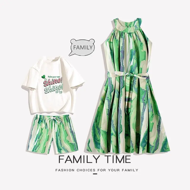 

Summer Beach Family Matching Outfits Sleeveless Dress for Mom & Daughter + 2 Piece Set for Dad & Son Holiday Vacation Clothes