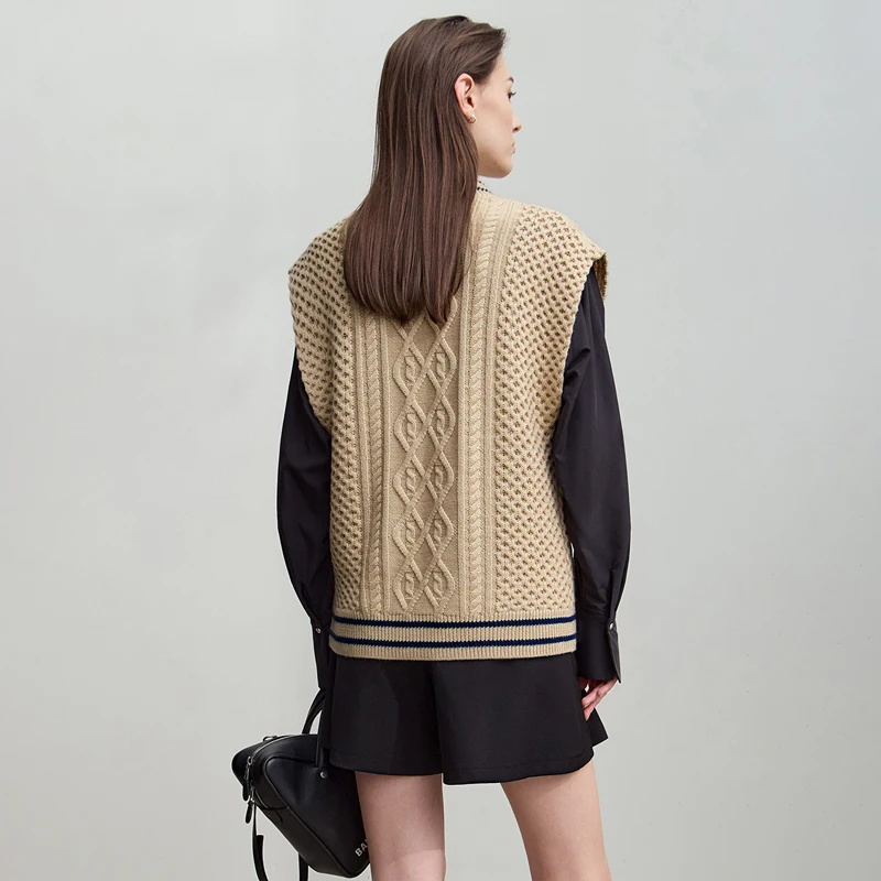 AMII Damestrui 2025, Herfst Nieuw Commuter Gebreid Mouwloos Vest Dames Semi-coltrui Veelzijdig Los Vrouwelijk Vest 12553046