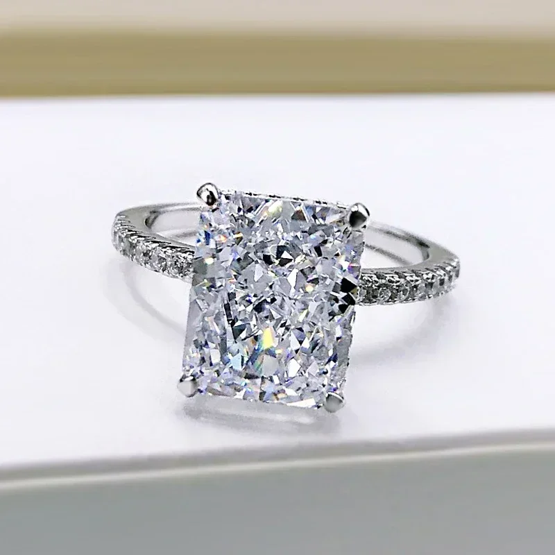 Light Luxury 925 Sterling Silver 8 * 10mm Yellow Pink Aquamarine High Carbon Diamond Cut Ring