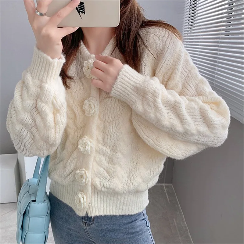 

Women's 2025 Autumn/Winter Best-Selling Korean-Style Crew Neck Cropped Knit Top - Sweet Long-Sleeve 3D Flower Cardigan (Bestsell