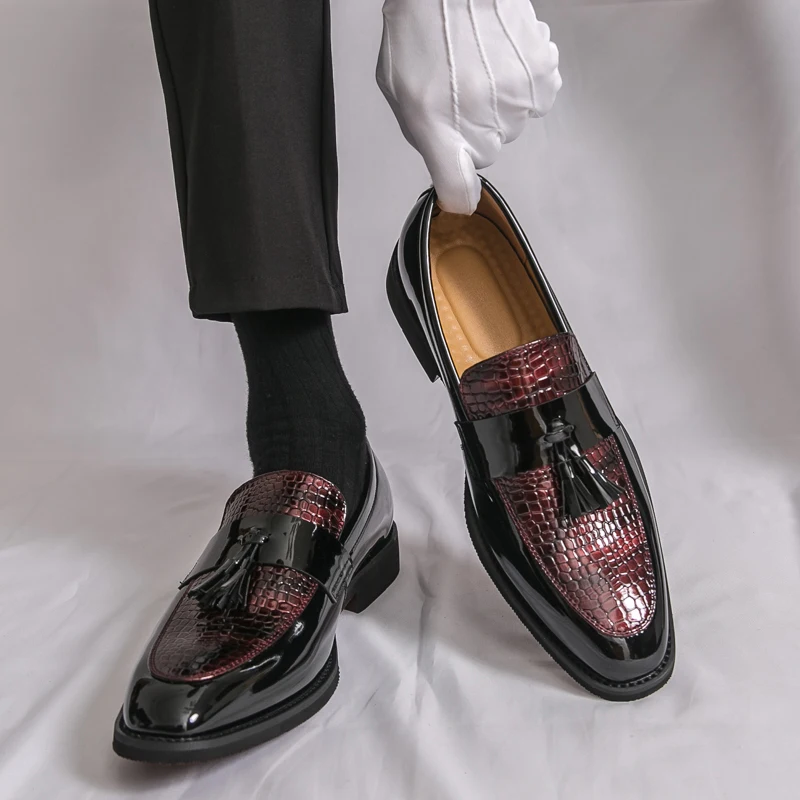 

Men's New casual loafers Designer's classic tassel style Work Fashion Party 38-46 Daily adult Lacquer leather shoes gentleman