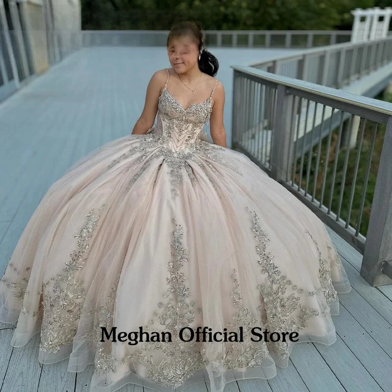 

Trendy Spaghetti Straps 15 Quinceanera Ball Gown Royal Train Rhinestones Lace Appliques Vestidos De Graduaction Customized