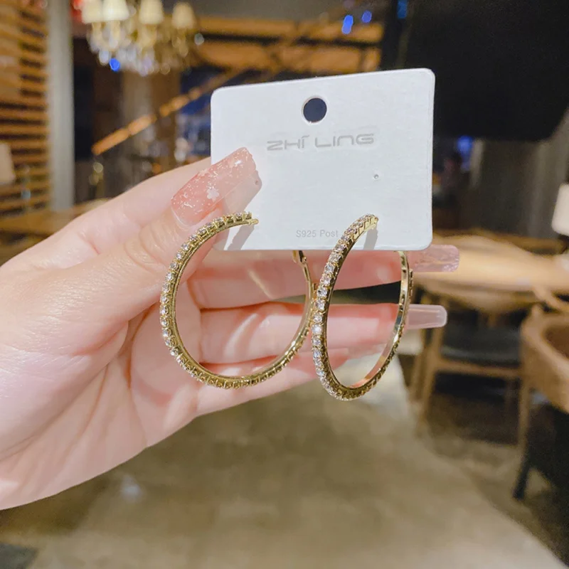 

Fashion Sparkling Large Hoop Earrings European and American Claw Chain Rhinestone Fashionable Elegant Stud Earrings for Women In