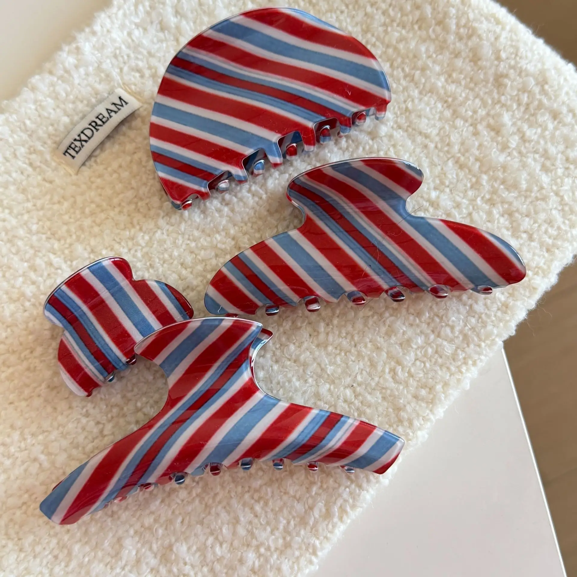 

Korean Women Red and blue Diagonal stripes Printing Senior Acrylic Hair Claw Barrettes Girls Fashion Hair Clip Hair Accessories