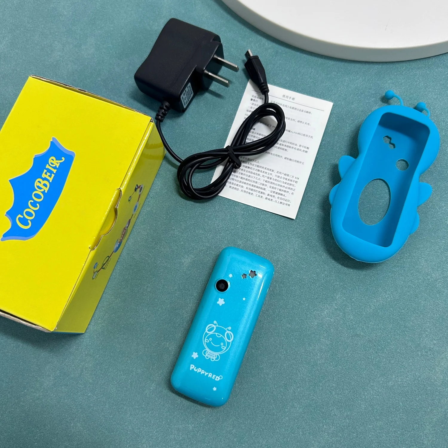 COCOBEIR D666 2G Cute Mini Cellphone Dual SIM Card Camera FM Radio Bluetooth Alarm 1500mAh GSM Mobile Phone Multi-language