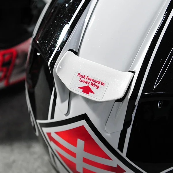 2PCS Car Styling Vinyl Decal French Push Forward To Lower Wings Helmet Decorate StickersSmall Size