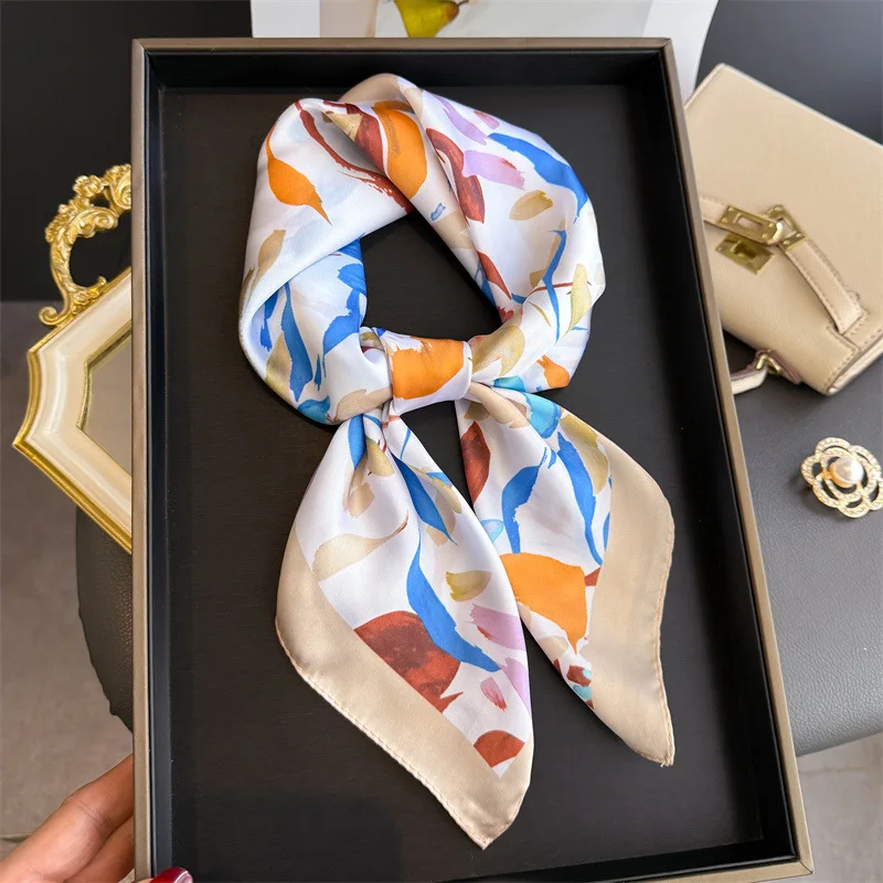 Luxuriöser quadratischer Schal für Damen, eleganter Hijab, weicher Seidenschal, modischer Schal für Reisen, Foulard