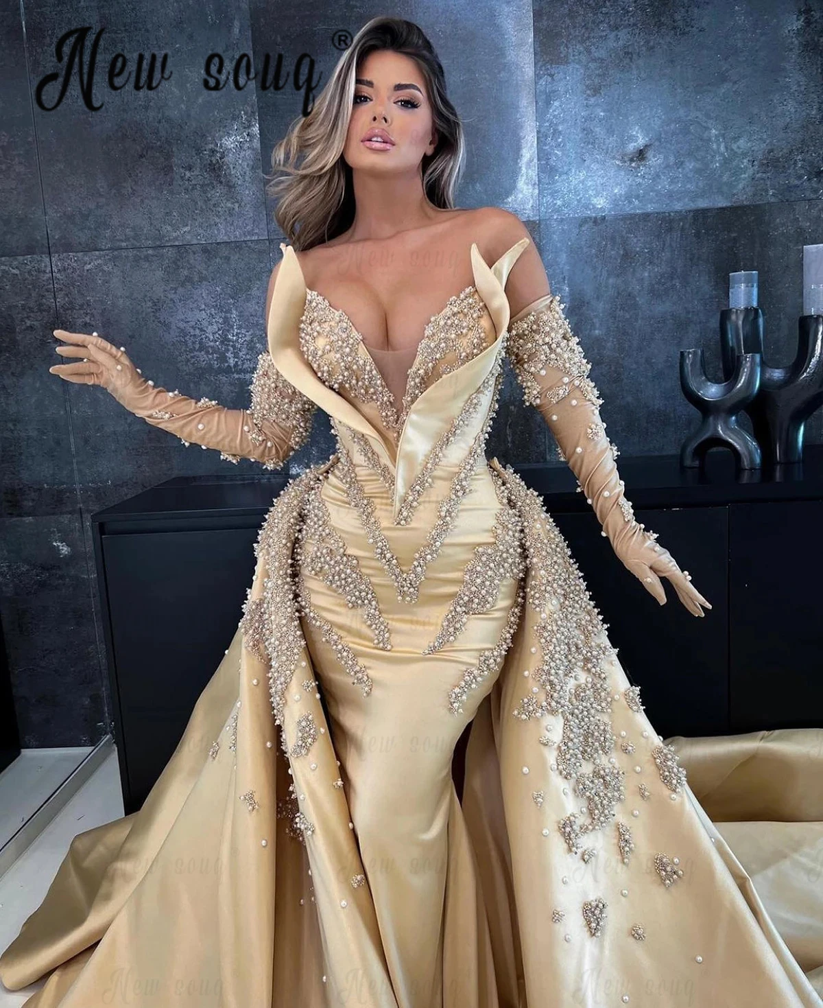 

Elegant Champagne Satin Evening Dress With Luxury Overskirt Dubai Heavy Pearls Formal Occasion Prom Dresses 2024 Bride Dress