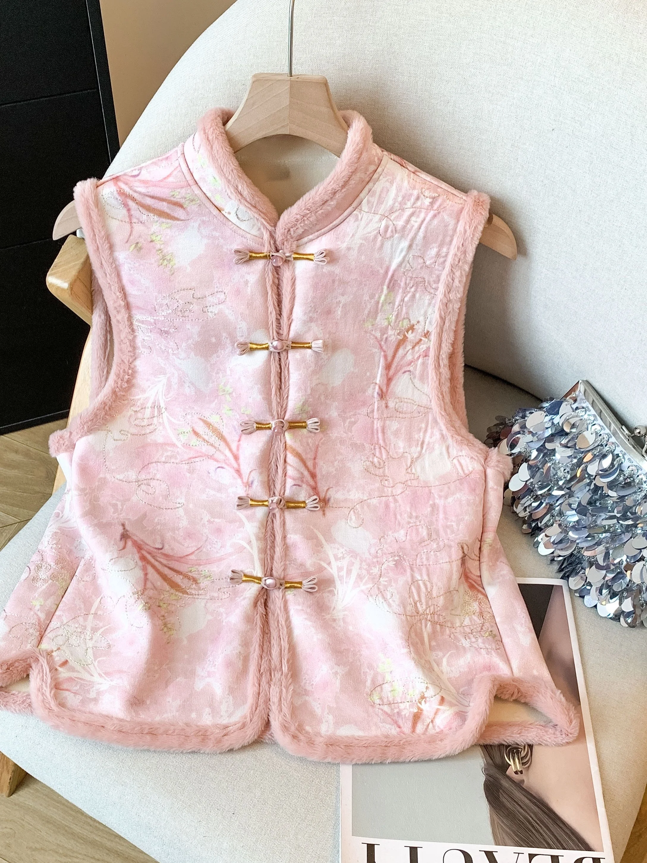 New Chinese Style Women's Vest with Button Design Spring Autumn New Large Size Beautiful Top Warmth Function round Neckline