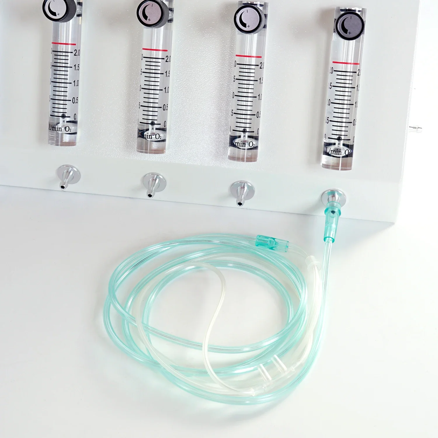 Adult therapy nasal cannula is in concentrators