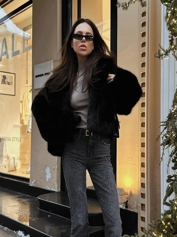 Tsiisd أناقة موضة الفراء ريشة ملابس خارجية قصيرة للنساء الدافئة التلبيب الشتاء عالية الخصر فضفاضة الصلبة معطف طويل الأكمام الإناث