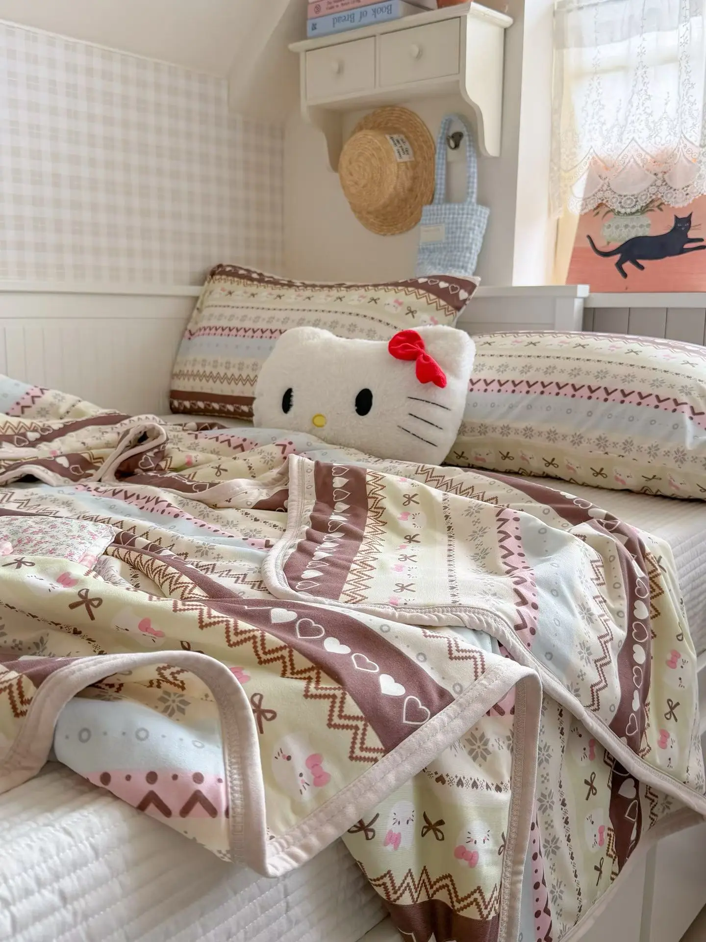 Cloud Soft Soy Fiber Summer Quilt, Fluffy Knit Lightweight Cooling Blanket