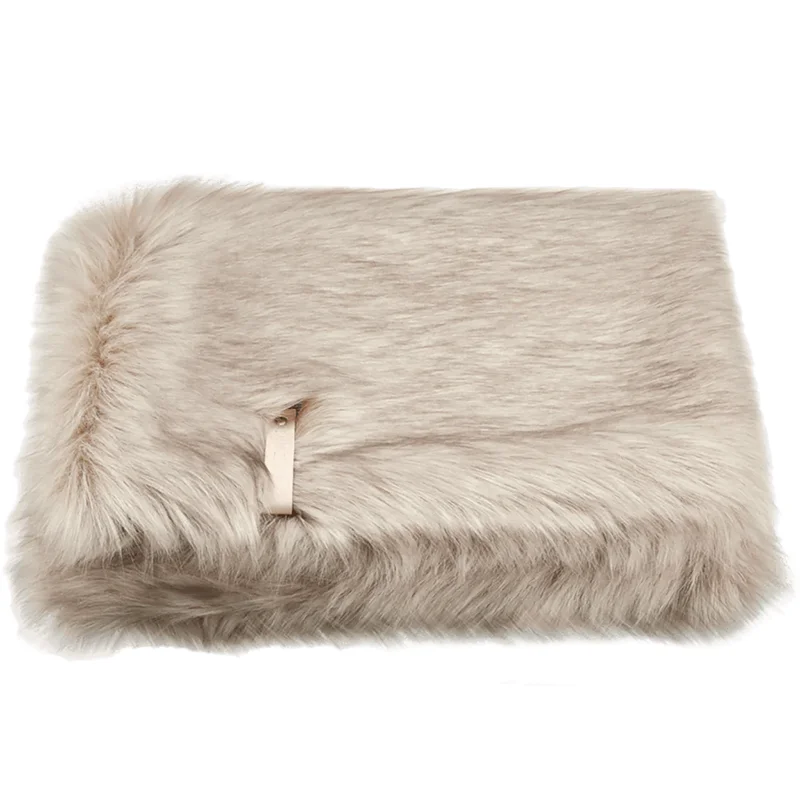 

Custom Pet Travel Accessories Luxury Faux Fur Dog Blanket For Small And Medium Dogs