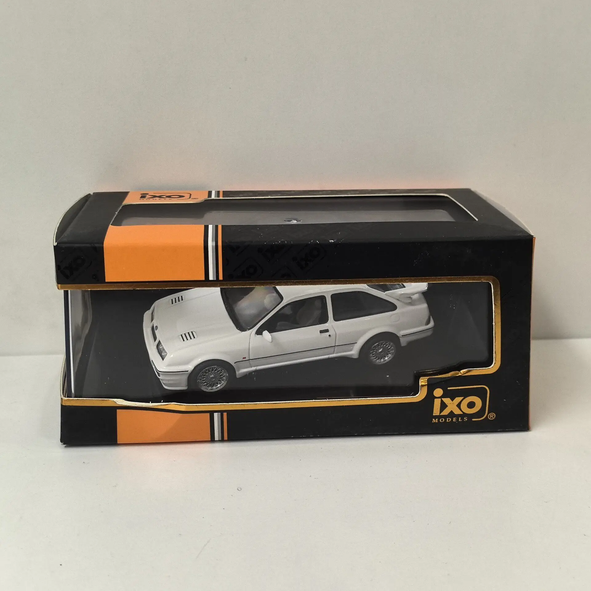 

Масштабная модель гоночного автомобиля Ford Sierra RS Cosworth 1987 года IXO 1/43, литая под давлением, из сплава, 25 штук