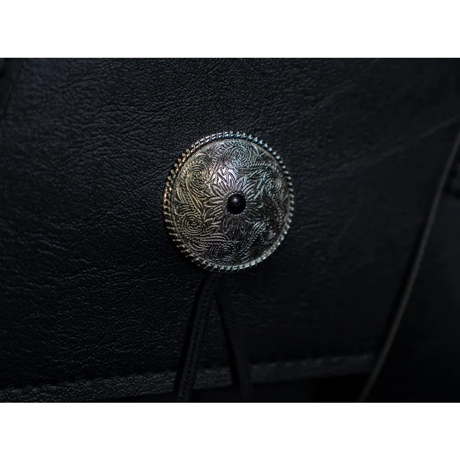 Zestaw sakw motocyklowych ze skóry syntetycznej z serii Deluxe w kolorze czarnym, uniwersalny, zaprojektowany do jazdy długodystansowej i miejskiej.